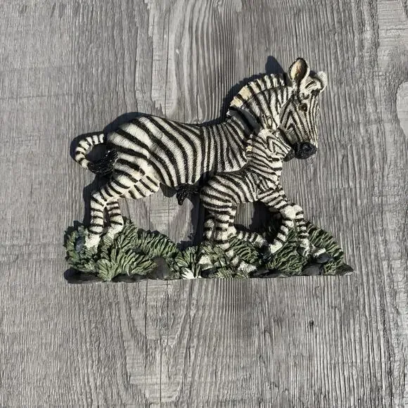 Vintage Zebra/Foal Raised 3D Art Decor 1991 Collector Safari Theme Excellent Con