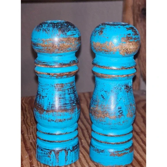 Vintage Wooden Salt Shaker Pepper Shaker Set  Wood 4