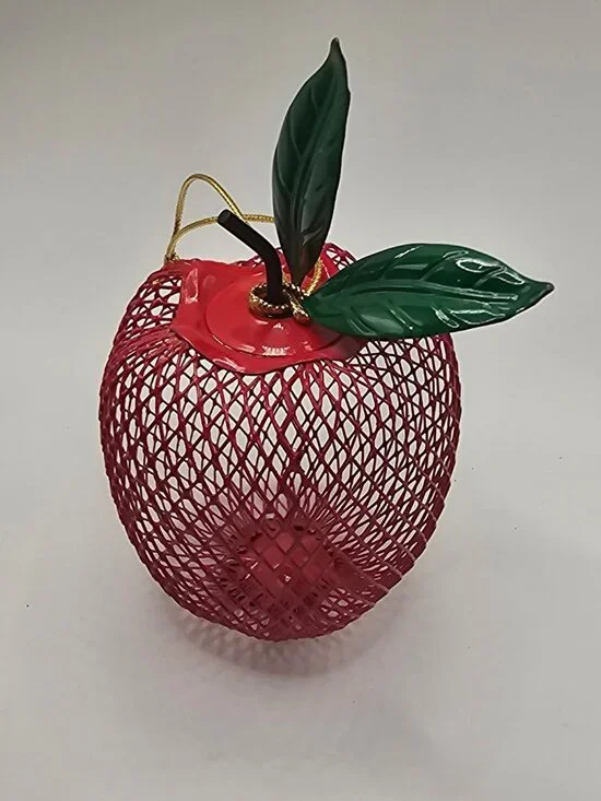 Metal Apple-Shaped Decorative Basket Bird Feeder Ornament‎ With Green Leaves