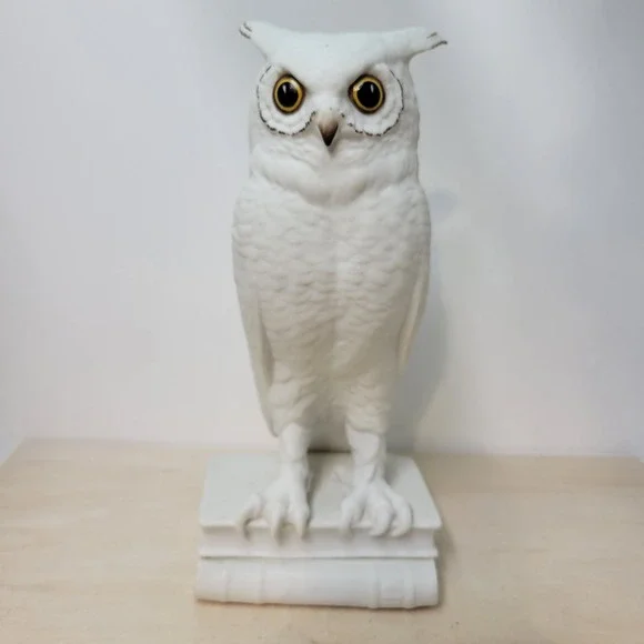 Bolina‎ Trenton USA Ceramic Owl Figurine Statue Owl on Books Decor