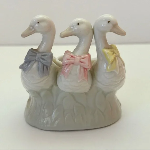 Three Ducks With Pastel Bows Candle Holder Vintage