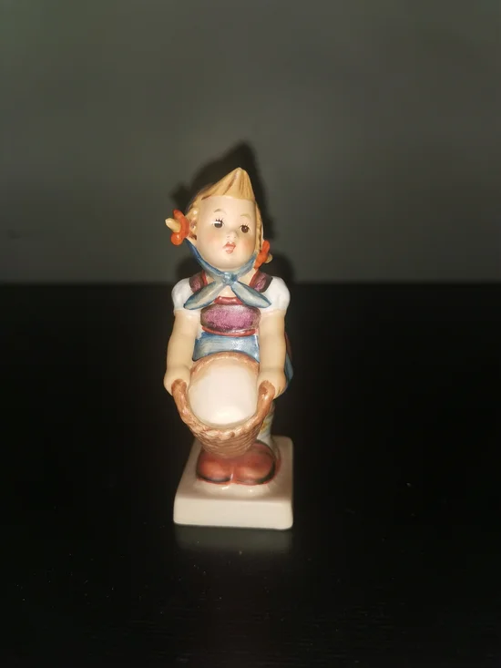 Geobel Hummel Figurine Little Helper #73 TMK-5, 4.25