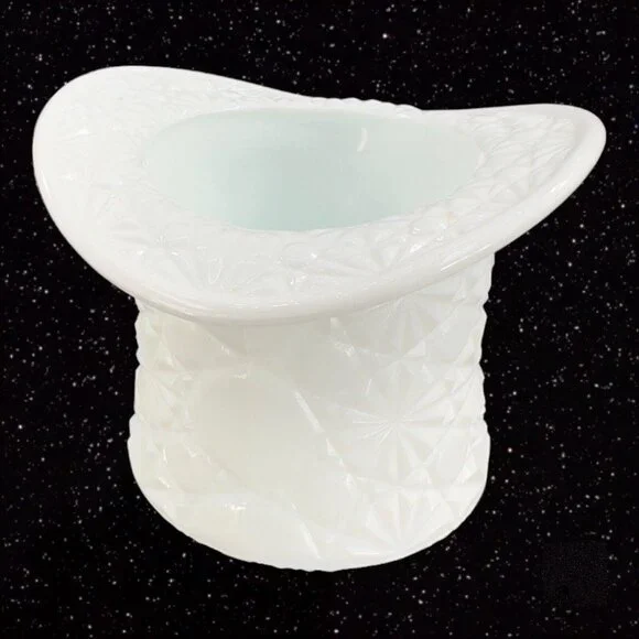 Vintage Indiana Glass Daisy and‎ Button White Milk Glass Top Hat Catch Bowl VTG