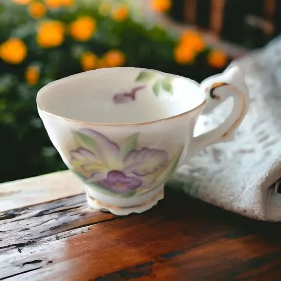 MINI Demitasse Floral Tea Cup Porcelain Air‎ Plants Succulents Violets Diorama