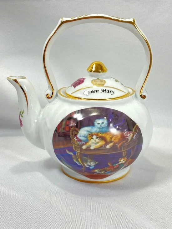 Fielder Keepsakes Porcelain Queen Mary Regency Kittens Teapot