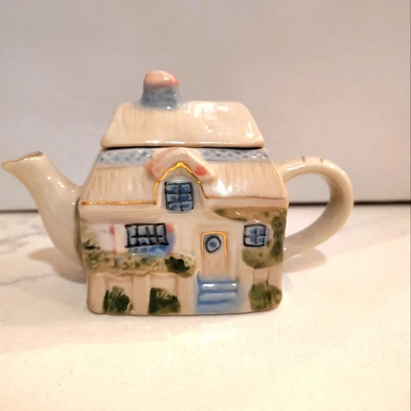 Vintage Miniature Porcelain Cottage Teapot With Removable Lid Mini