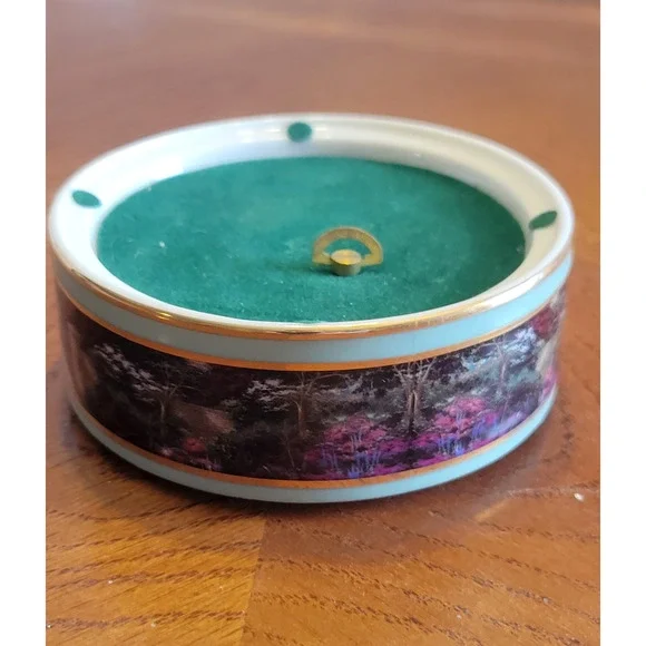 Thomas Kinkade Peaceful Moments Garden of Inspiration Porcelain Music Base only‎