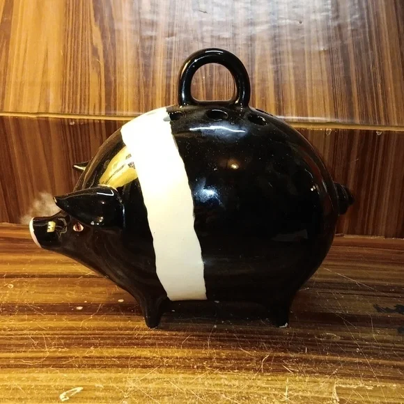 Pig 🐖 pencil holder? Paint brush holder