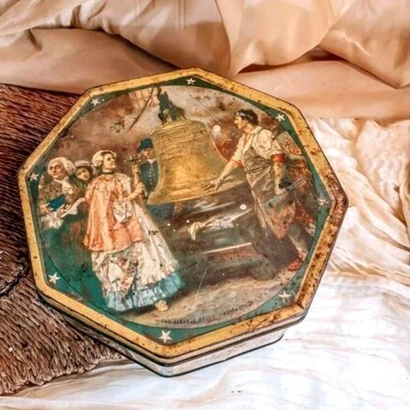 Sunshine Biscuits Vintage Tin‎