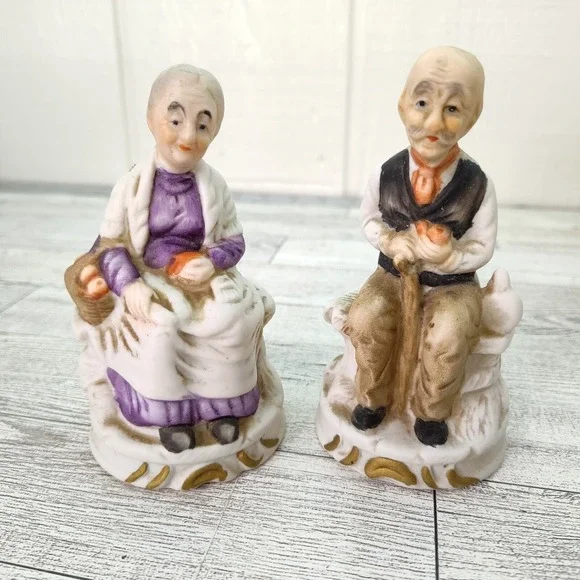 Elderly Couple sitting on‎ Benches Home Decor Porcelain Figurines Lipco Vintage