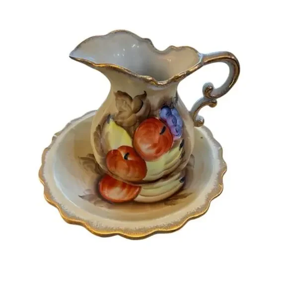 VINTAGE PORCELAIN Pitcher‎ & Wash Basin