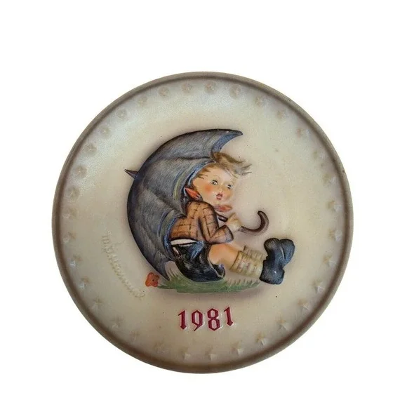 M.J. Hummel‎ 1981 Annual Plate Hum 271 Hand-Painted Goebel Porcelain Germany