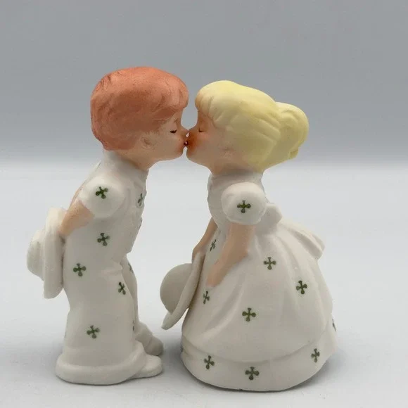 Vintage Schmid Japan‎ Kissing Boy and Girl Porcelain Figurines Clover Pattern