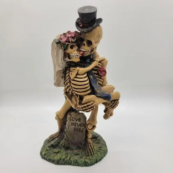 Love Never Dies Bride‎ & Groom Skeleton Aquarium Figurine 6