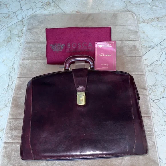 Bosca Vintage  Italian Leather Briefcase w/ key, tag & dust bag