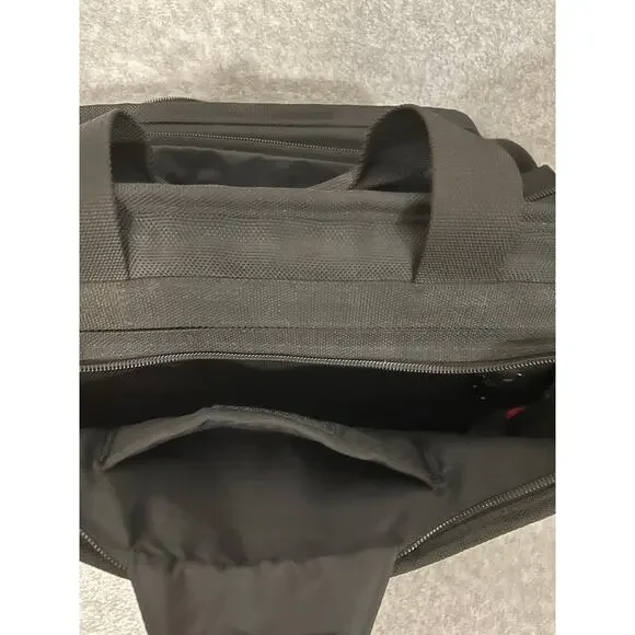 laptop/business‎ carrying bag with shoulder strap and handles
