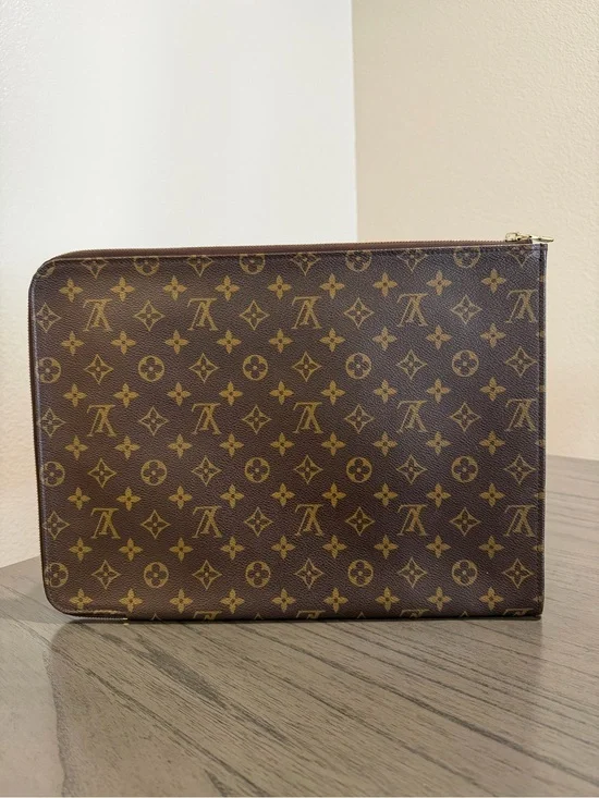 Louis Vuitton Monogram Poche Documents Portfolio
