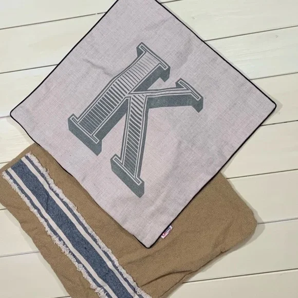 Set‎ of 2 cushion covers. (LETTER K)