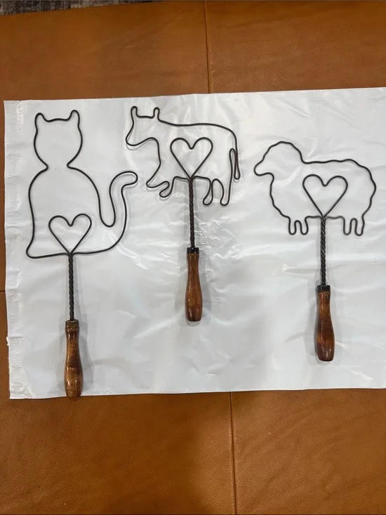 Vintage Lot of 3 Wire Rug Beaters Cat Cow Sheep Wood Handles Farmhouse Decor