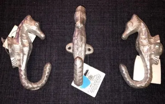 NWT Set of 3 Seahorse Bathroom Hooks