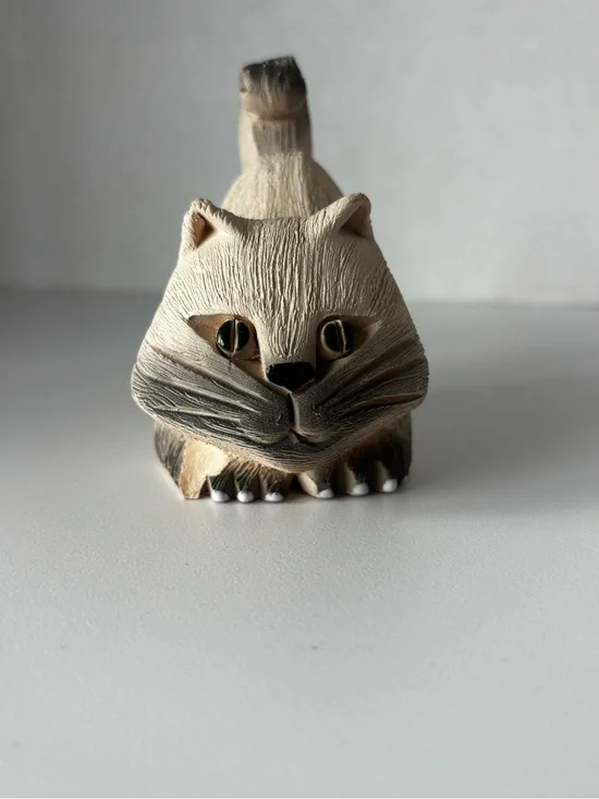 Vintage 3” Crouching Cat Artesania Rinconada art pottery