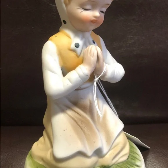 VINTAGE SAN REMO CAPODIMONTE ITALIAN IMPORTS  PORCELAIN CERAMIC BISQUE FIGURINE