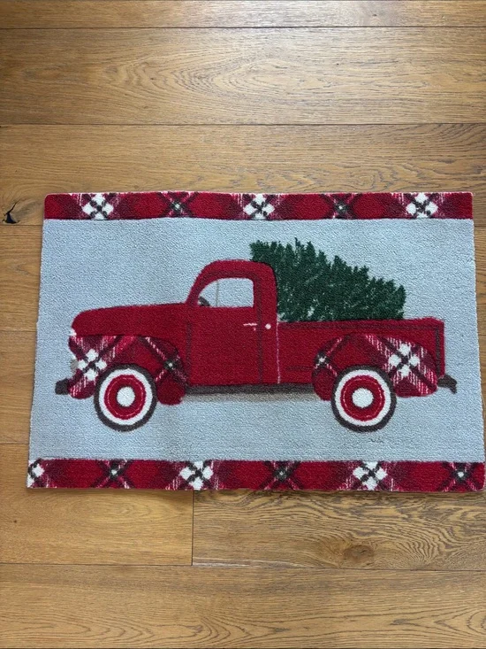 Red Holiday Truck Accent Rug with Green Tree