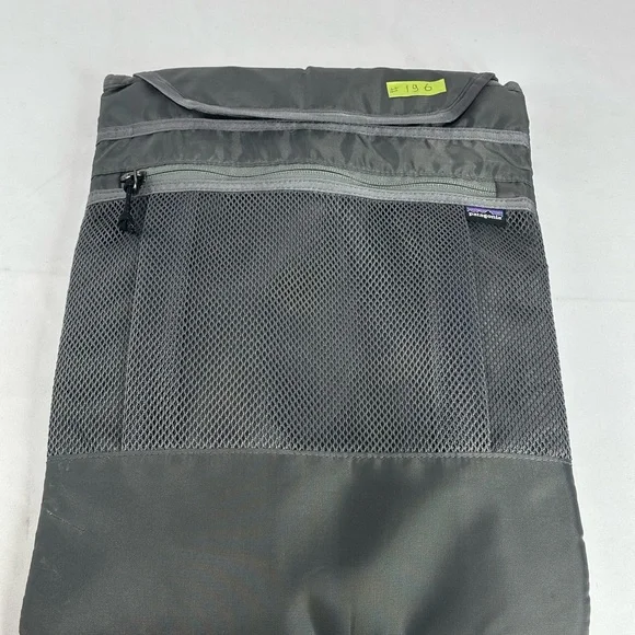 #196 Patagonia Gray Padded Organizer Pouch Tech Sleeve Laptop Tablet Pouch