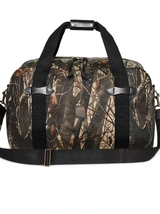 Filson Medium Tin Cloth Duffle Bag in Realtree® Hardwoods® camouflage