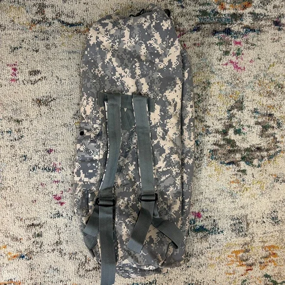 US ISSUE military camouflage top load duffle digital Camo Backpack Straps