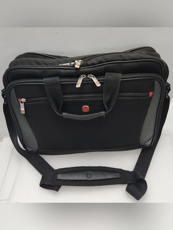 WENGER Black Mainframe 15.6