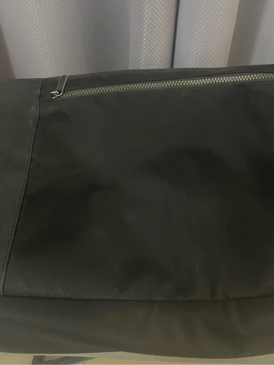 Targus Black Laptop Tote with Front Zipper