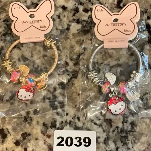 2039 Gold or Silver Tone Hello Kitty Kids Charm‎ Bracelet