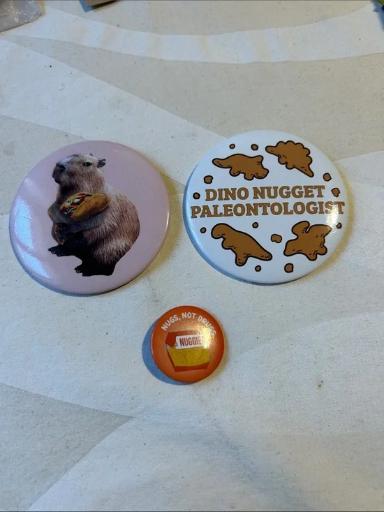 3 Button pins Tacos Nuggets
