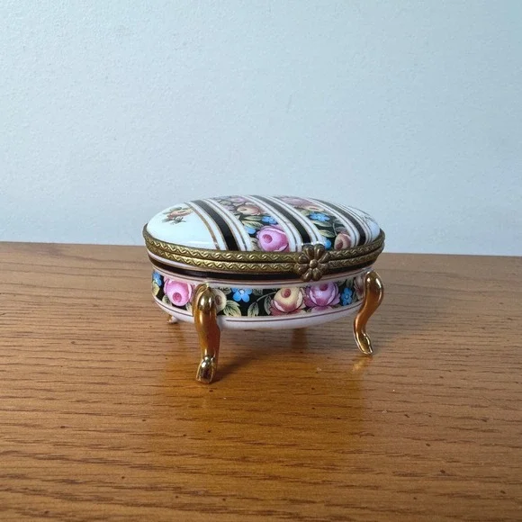 Vintage Porcelain Trinket Box Floral Striped Vanity Jewelry Holder Gold Feet‎