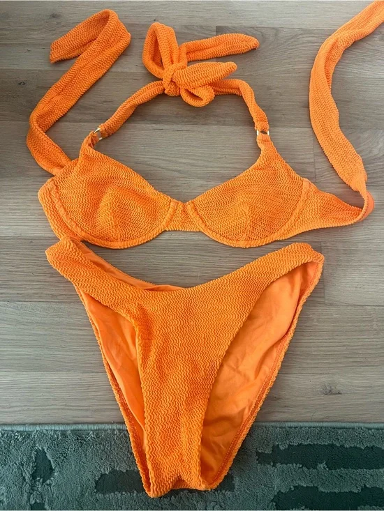 Monday Swimwear Honolulu Top & Seychelles Bottom in Tangerine Crinkle (M)