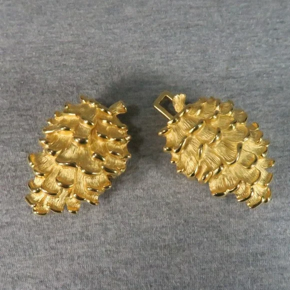 Vintage Paquette Pine Cone Belt Buckle Gold‎ Tone 70s 80s Textured