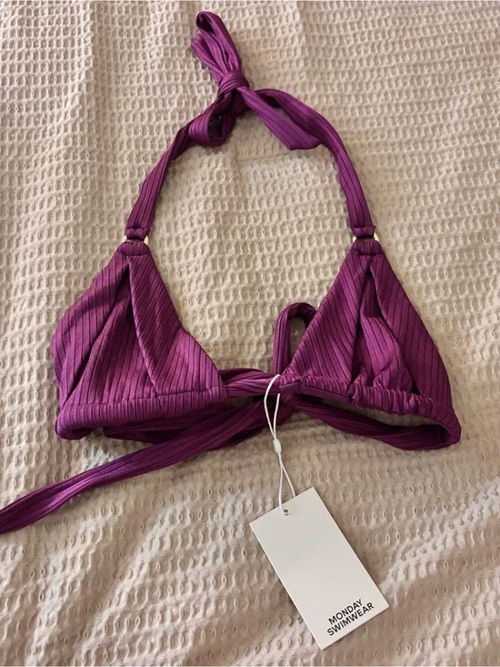 NWT Monday Swimwear Scoop Bikini Top