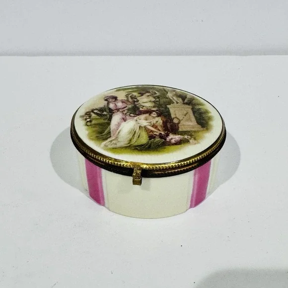 Vintage Hand Painted Porcelain Mirrored Powder Trinket Box Vanity Decor‎