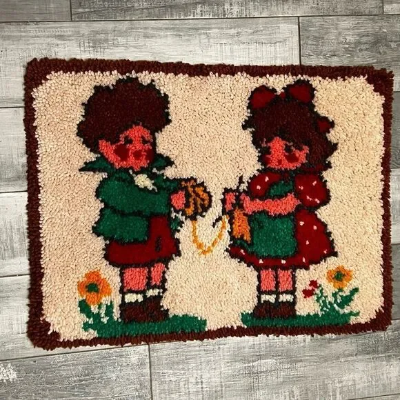 Vtg 70s Rug shaggy 28” Large grandma latch hook Boy Girl Knitting hanging art