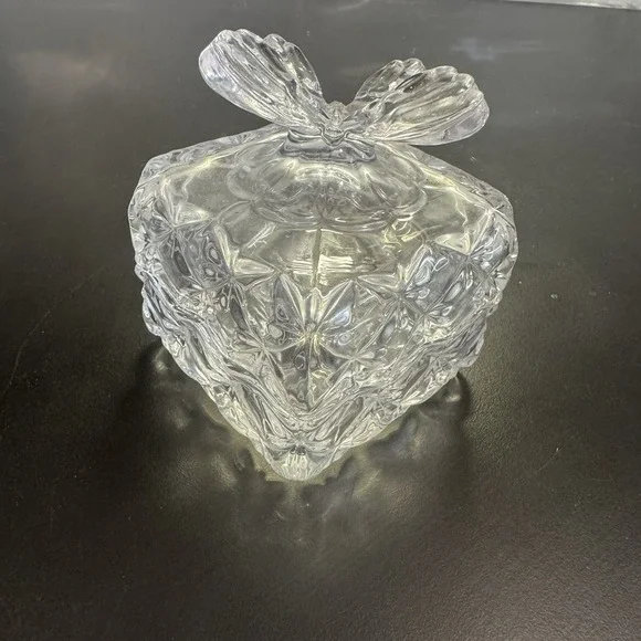 Studio Crystal Amore Collection Butterfly 3 Inch Trinket Box with Lid Romantic‎
