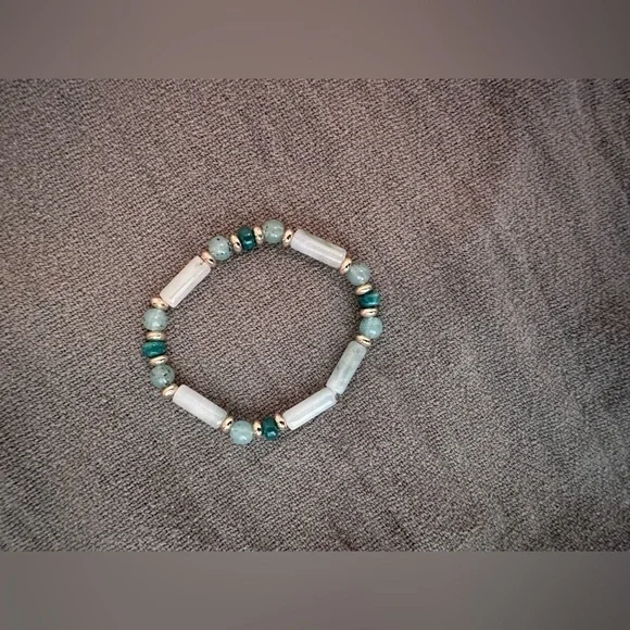 Francesca Collections Children’s Mint Green beaded bracelet, small