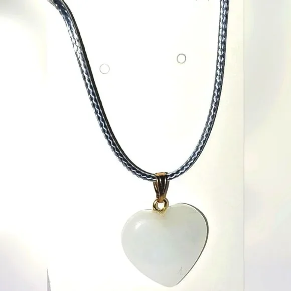 Vintage Beautiful Glass Heart Necklace For Adults And Kids