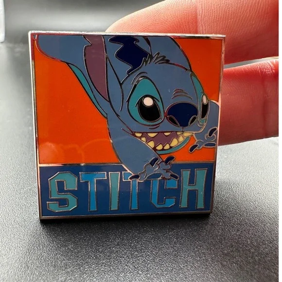 2011 Large Disney Lilo and Stitch trading pin square
