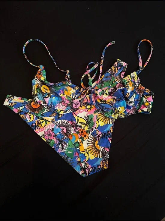 Kulani Kinis x Lexi Hidalgo in Wild Sunchild. Top & Bottom Medium.