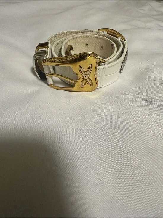 Michael Rose  White Leather women’s Belt with Gold Buckle size S/M