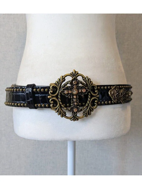 Vintage 90s Leatherrock gothic Victorian style studded cross leather belt