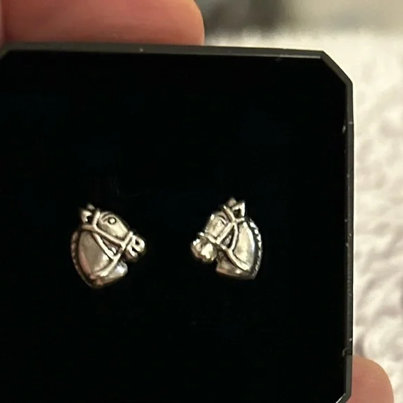 50%offw❤️ Girls 925 horse Sterling Silver Post Earrings Monkimau New In Box