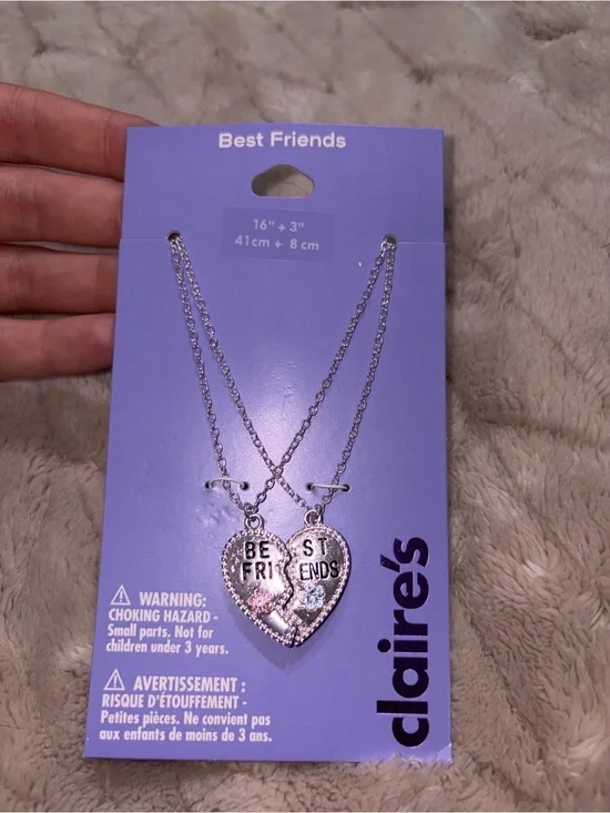 NWT-Claire’s Best Friends Silver Heart Split Necklace Set