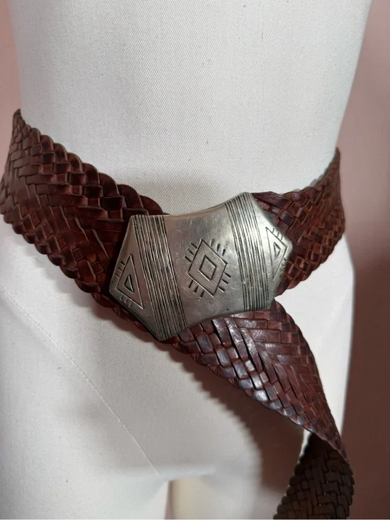 Vintage 1990 Brown woven wide Leather Oversized Silver Concho Belt adjustable